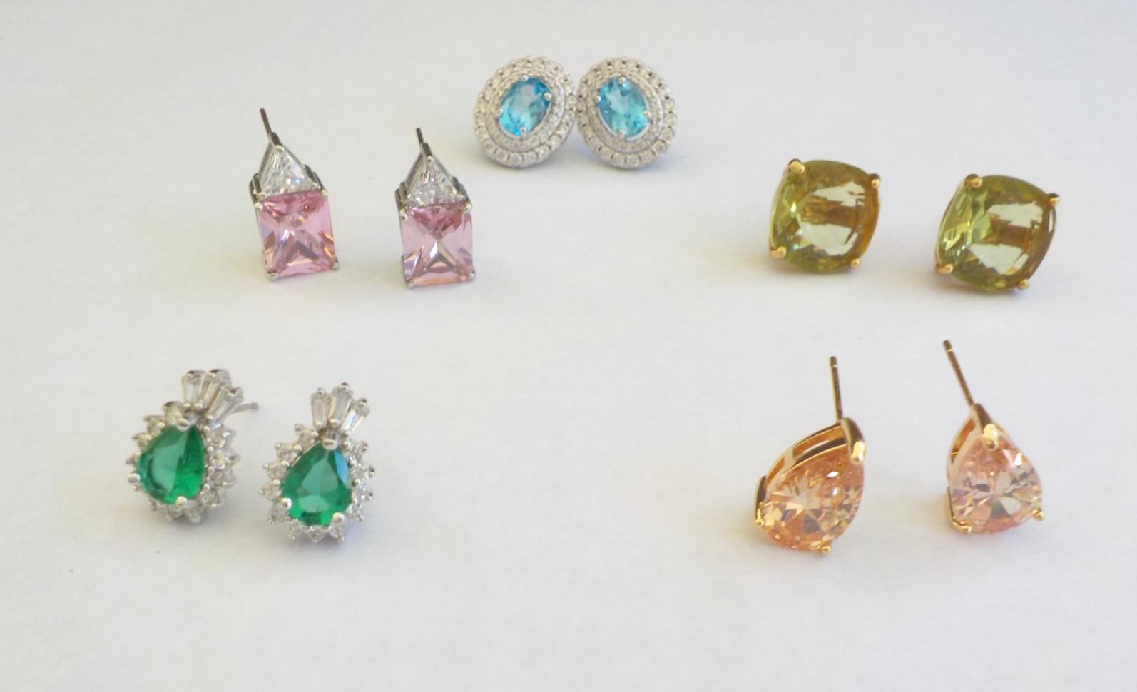 Earrings Pierced Post 5 Pair Glass Plastic Blue Green Pink Peach Sparkle Prong