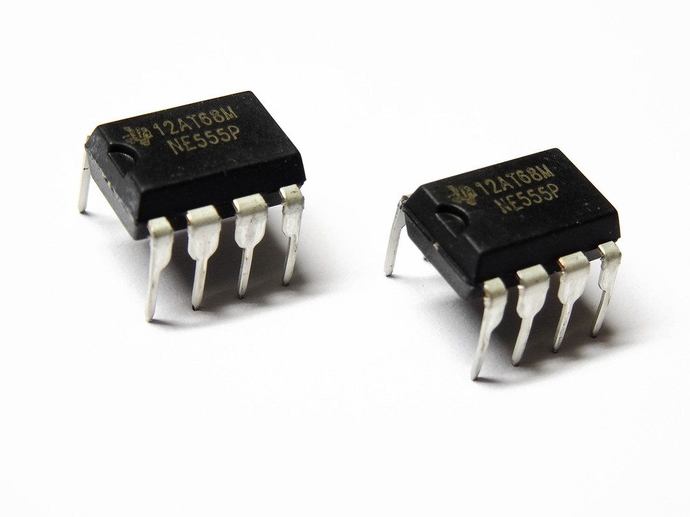 NE555P NE555 Precision Timer DIP-8