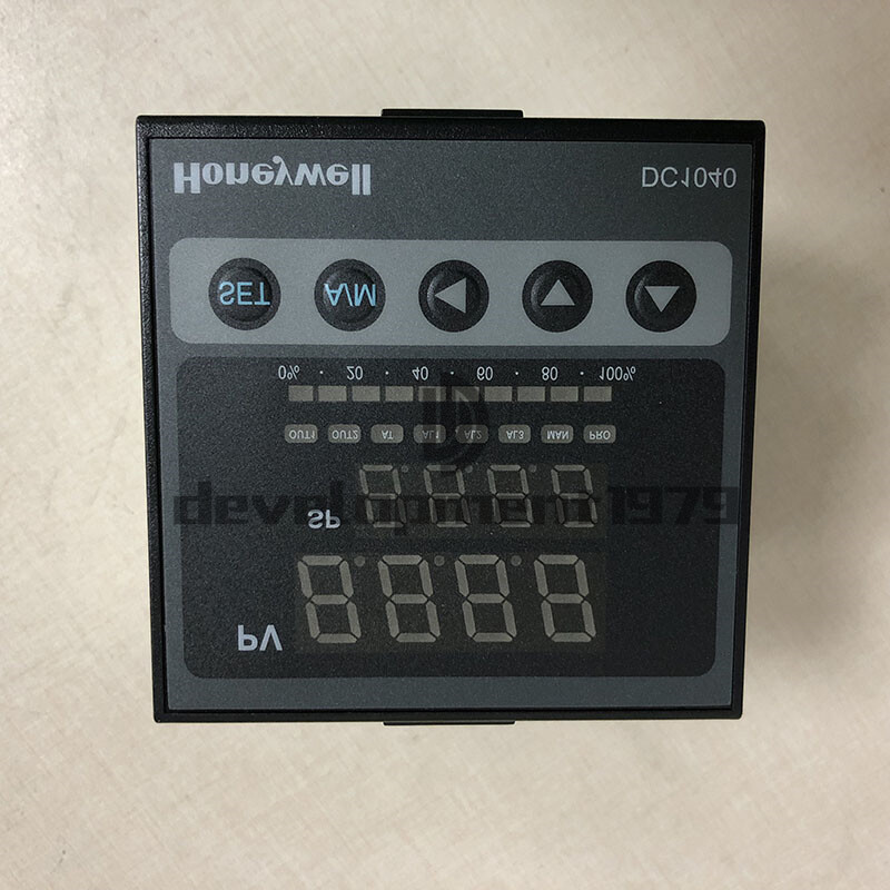 1PC NEW Honeywell temperature controller DC1040CL-301000-E