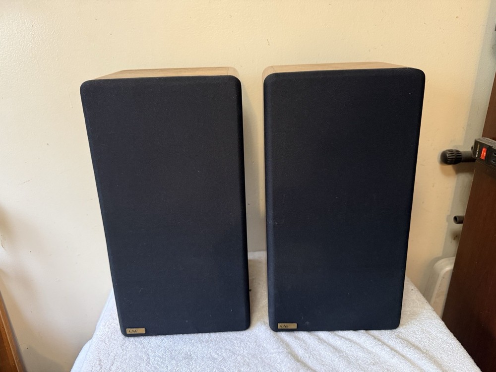 GNP 220 Speaker Empty Cabinet With Covers Only