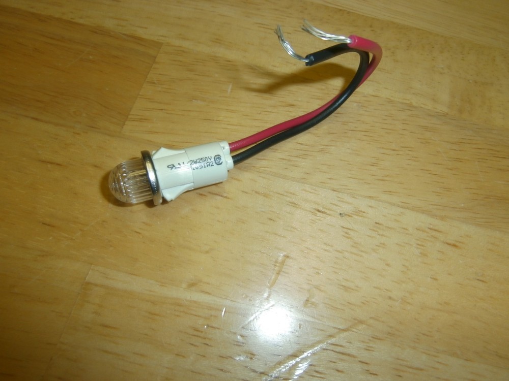 IDI 1051A CLEAR NEON INDICATOR PANEL LAMP 208-250VOLT,NOS