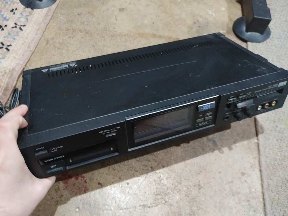 Sansui RG-900R Computer Control Equalizer+Analyzer Powers On