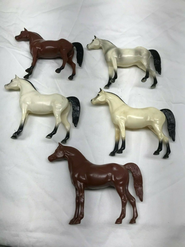 Hartland 5 Arabian Mares 5" all different very nice