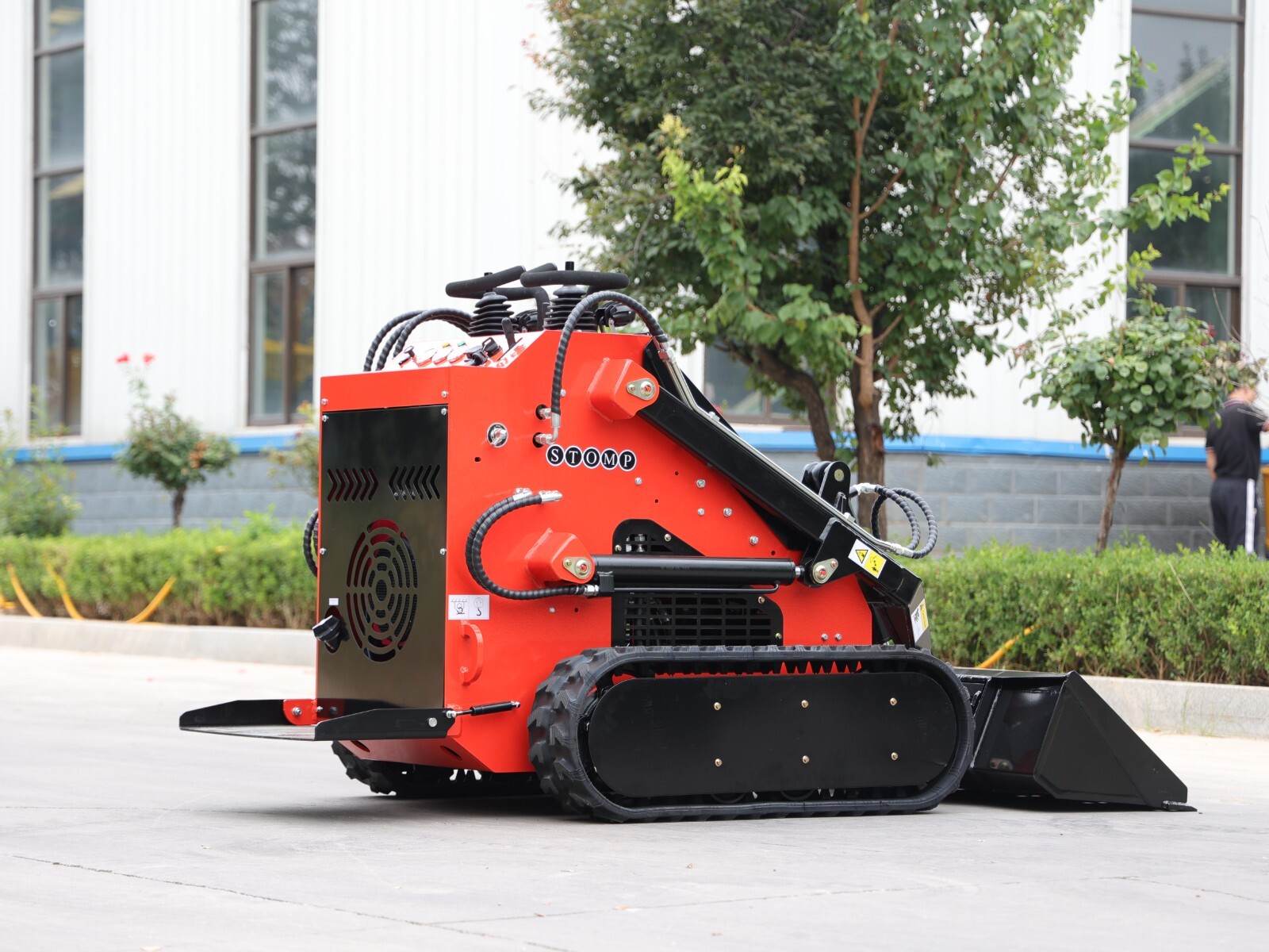 Honda 22.1 HP Tracked Skid-Steer Loader for Gardens Farming