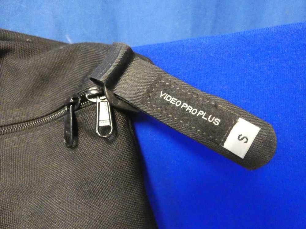 Chimera Video Pro Plus Softbox Size Small w/4 Rods, Case (has rip on diffuser)