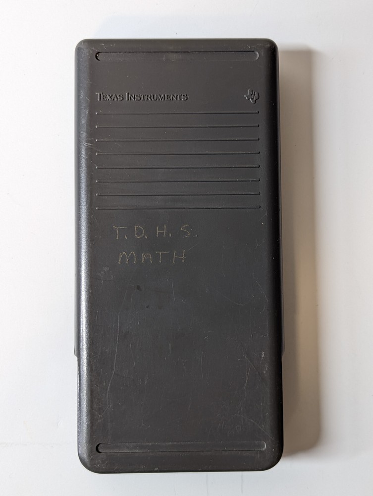 Texas Instruments TI-82 Graphing Calculator with Cover - TESTED