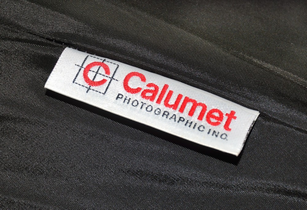 CALUMET 42" LARGE WHITE PRO STUDIO UMBRELLA. NICE "B"