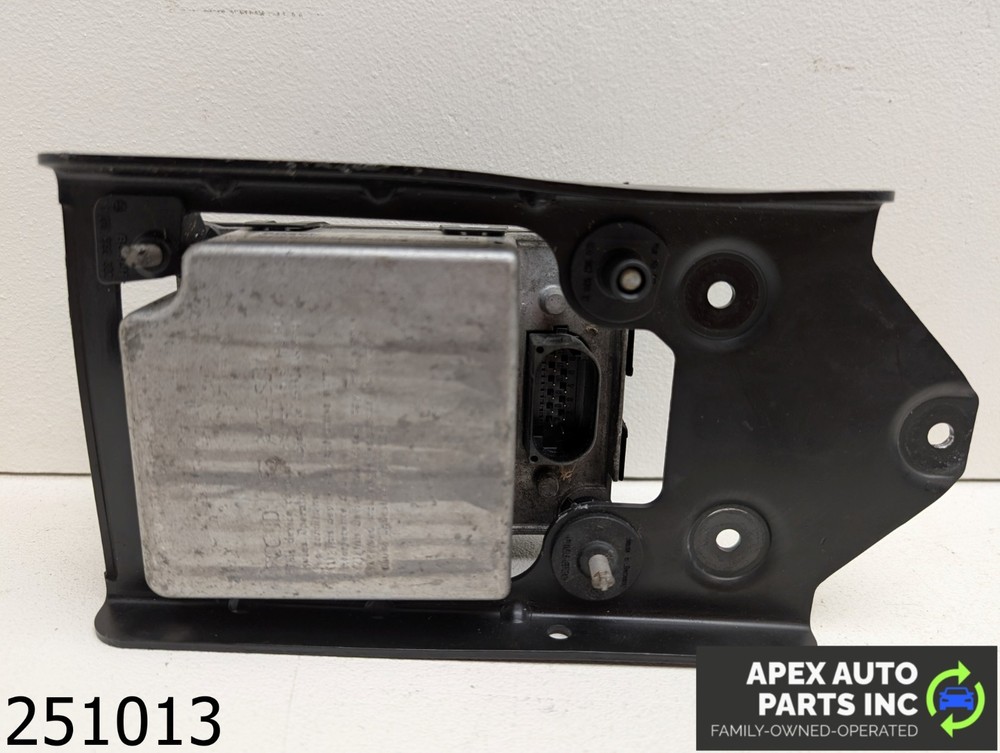 OEM 2008-2010 Audi A8 4.2L Camera/Projector camera front grille mounted
