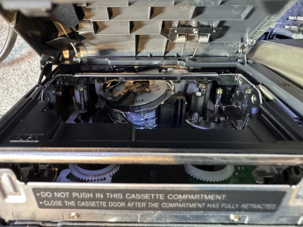 SHARP VL-A10H CAMCORDER tested and working.