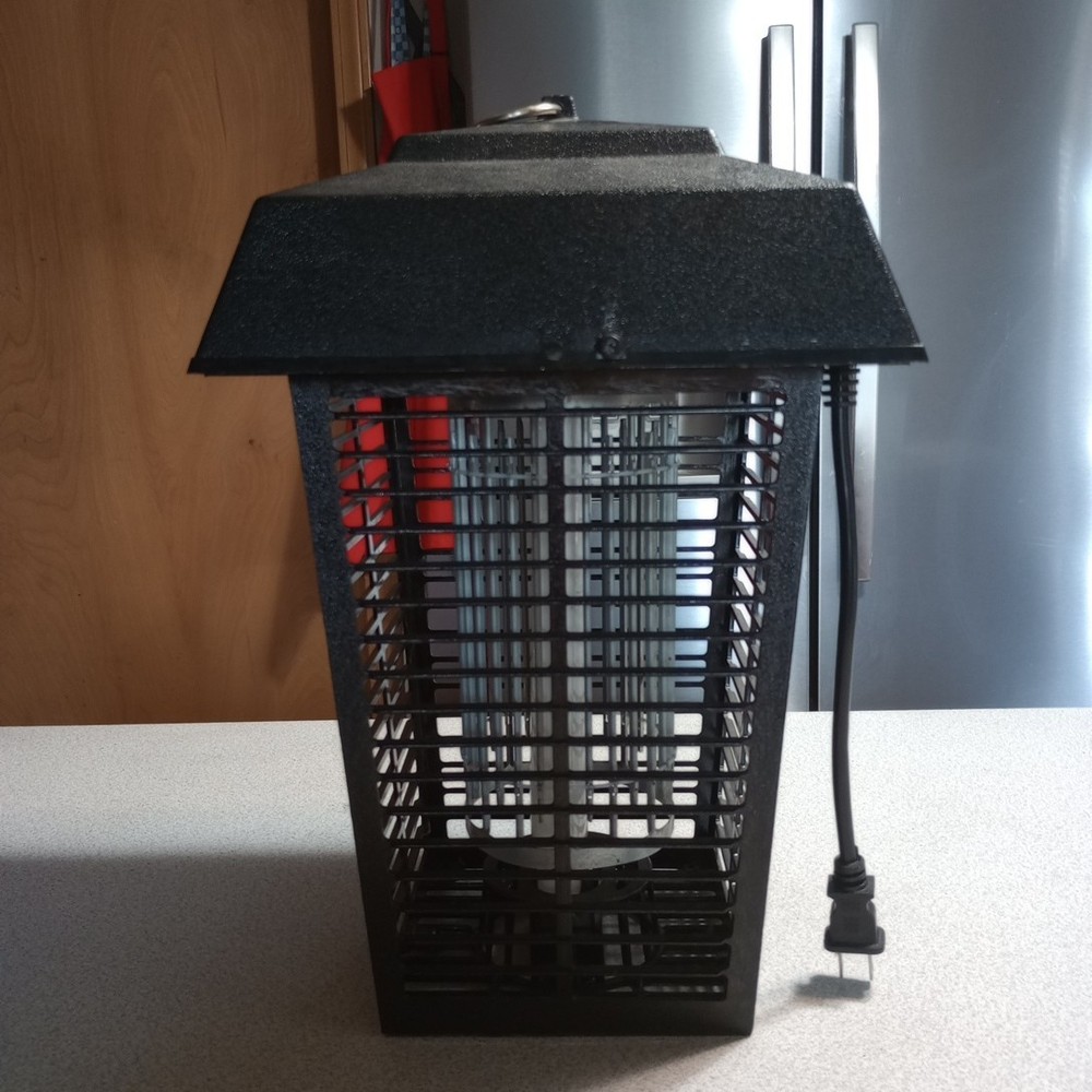 FLOWTRON Electronic Insect Killer Bug Zapper 1 Acre BK40D - NICE!