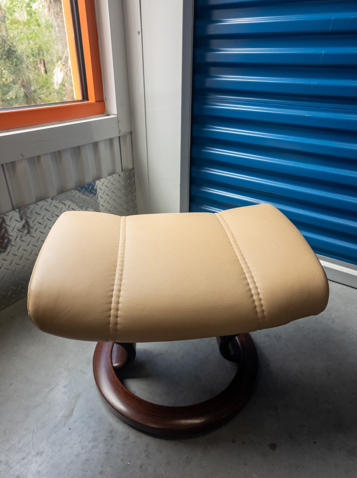 Ekornes Stressless Batick Latte Colored Leather Ottoman | Tilt Function