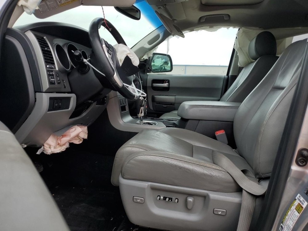 Camera/Projector Camera Rear Tailgate Mounted Fits 13-15 SEQUOIA 341278