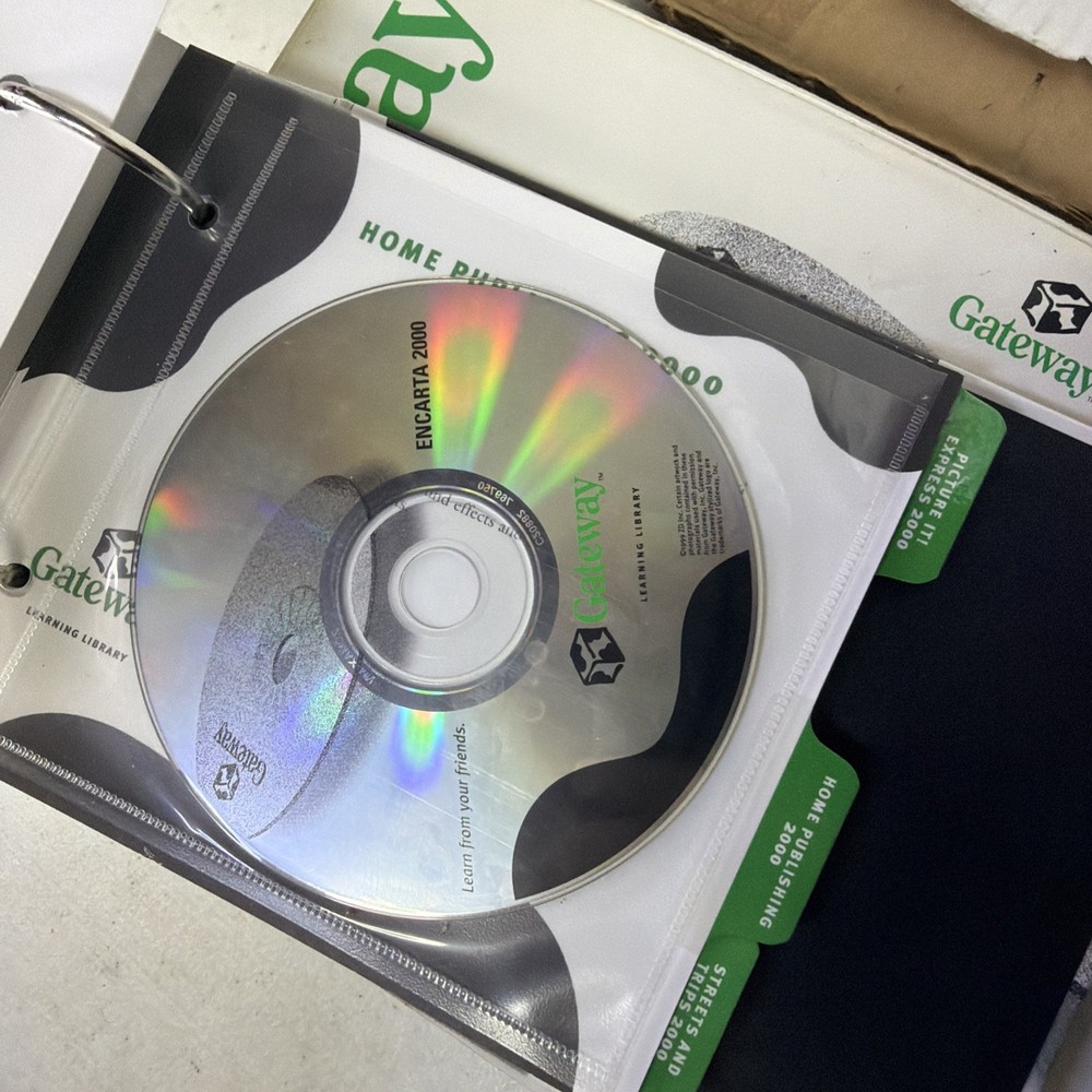 Microsoft Works Suite 2000 - Complete 7 Disc PC CD-ROM & Gateway Library Set