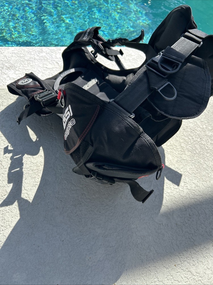 Cressi Start Pro BCD. Size Medium. Scuba Diving.