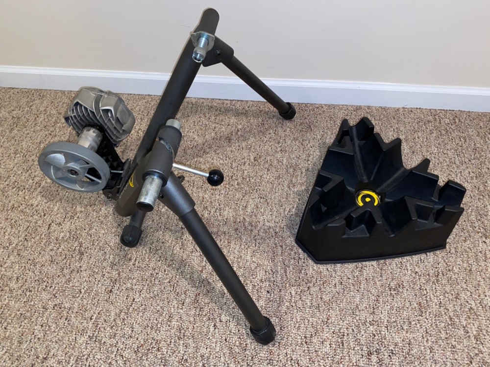 CycleOps bike trainer with front wheel stabilizer