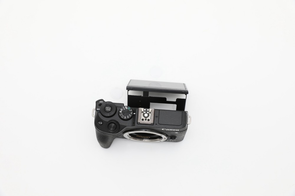 Canon EOS M6 Mark II Mirrorless - Fair Condition; Flash is nonfunctional Shutter