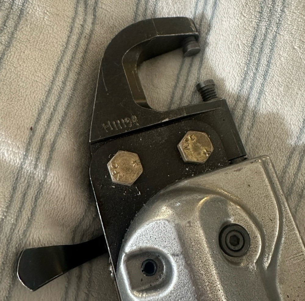 General Pneumatic Tandem Rivet Squeezer Model # 3000C SN:4605