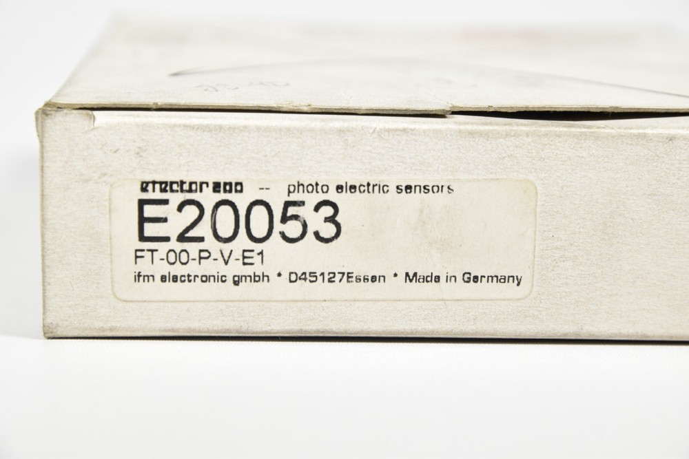 IFM E20053, FT-00-P-V-E1, Fiber optic diffuse reflection sensor - MINT CONDITION