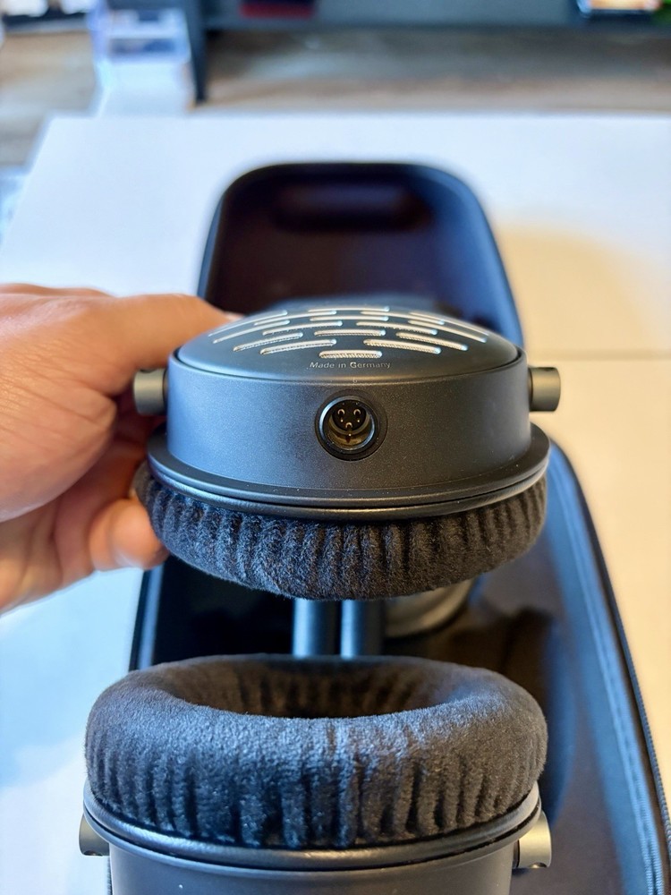 Beyerdynamic DT 1990 Pro ( Open-Back Professional Reference Studio Headphones )