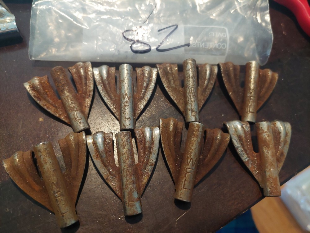 WFL Claws T Rod 8 Pcs Rusty