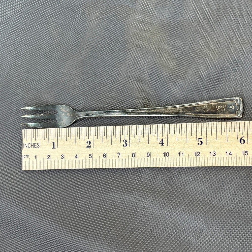 MEDCO Silver Co A1 Single Silverplate Seafood Cocktail Fork 5 7/8" M2E4 VTG
