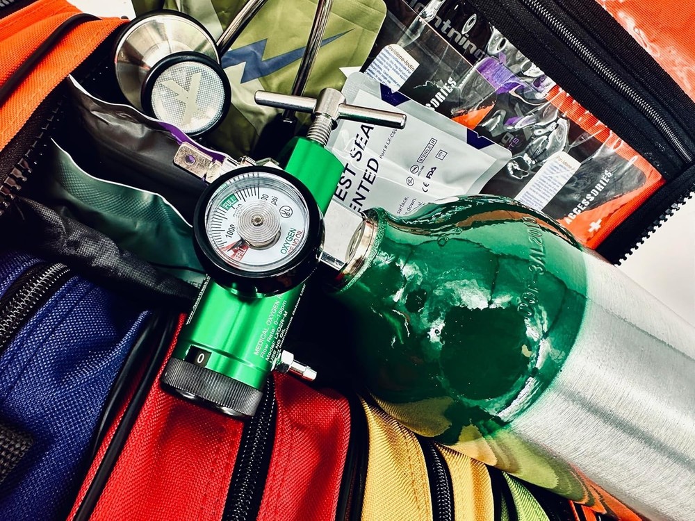Portable O2 Mini Oxygen Regulator - Adjustable Flow Rate & Easy Install Wrench