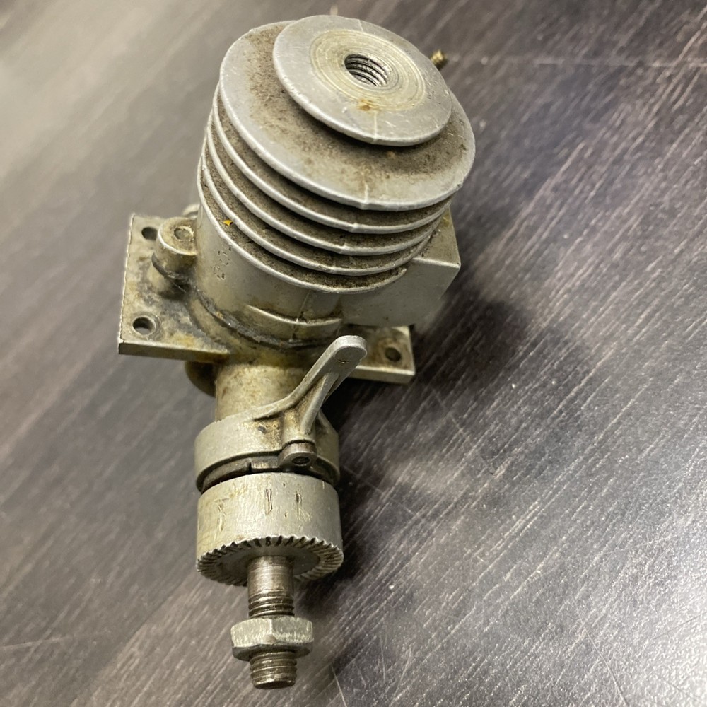 Vintage Syncro B Glow Engine Ignition No Needle Valve