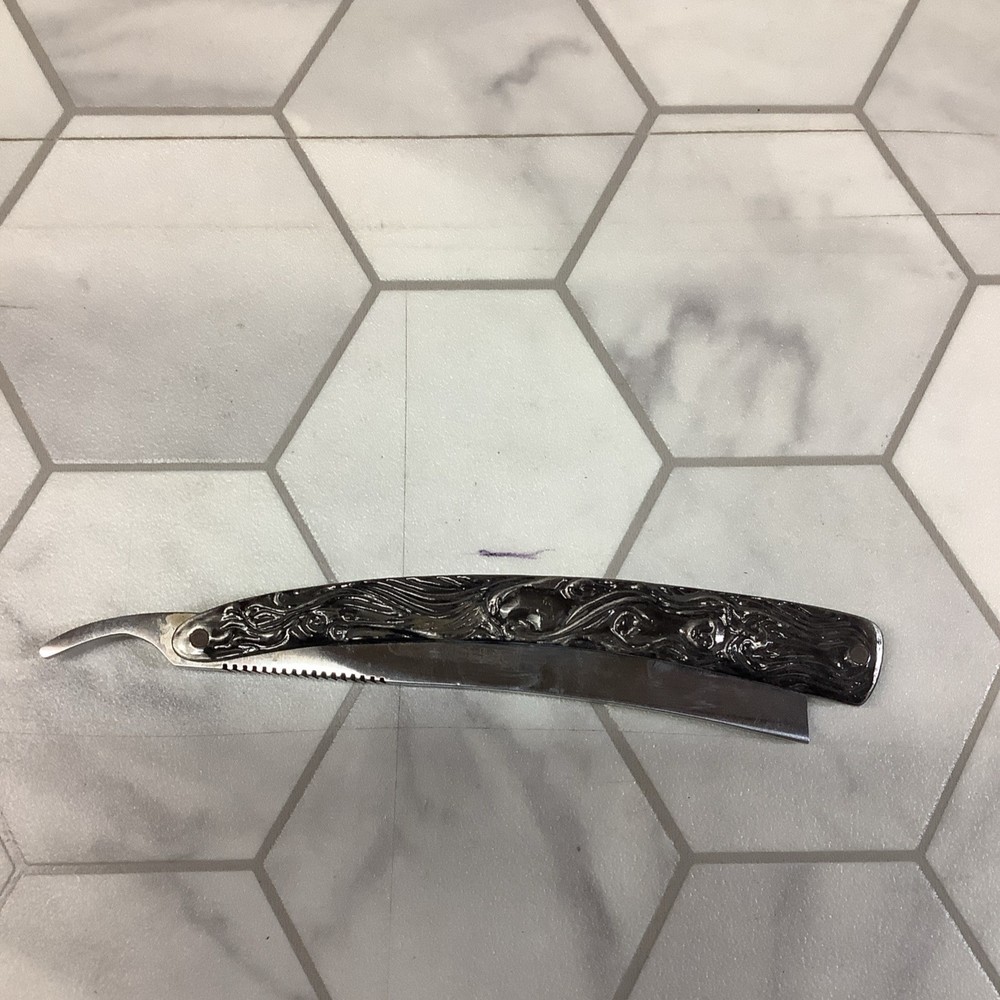 Descender Straight Razor with Ornate Handle