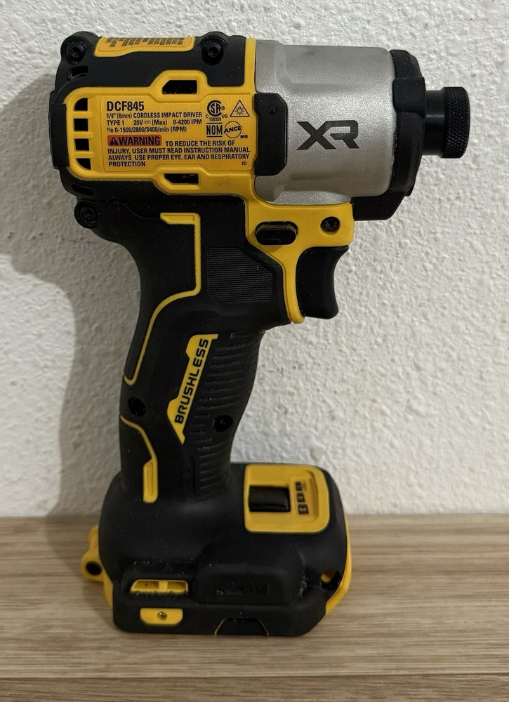 DEWALT DCF845D1E1 20V MAX XR Impact Driver Kit