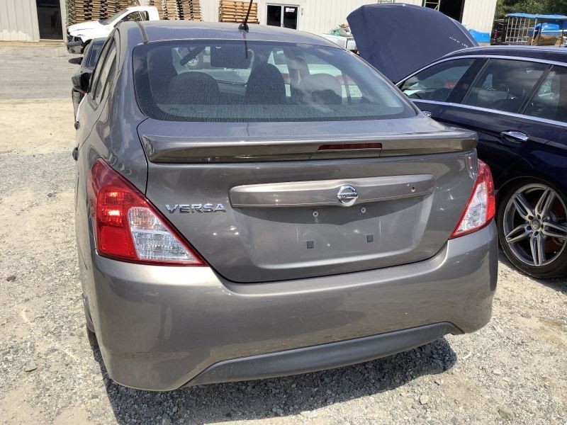 VERSA 2017 Glove Box 4330663