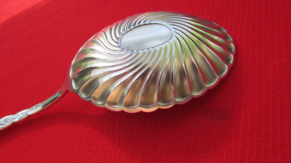 1888 Le Louvre Pattern Casserole Spoon By Reed Barton Silver Plate 8 1/2 Long