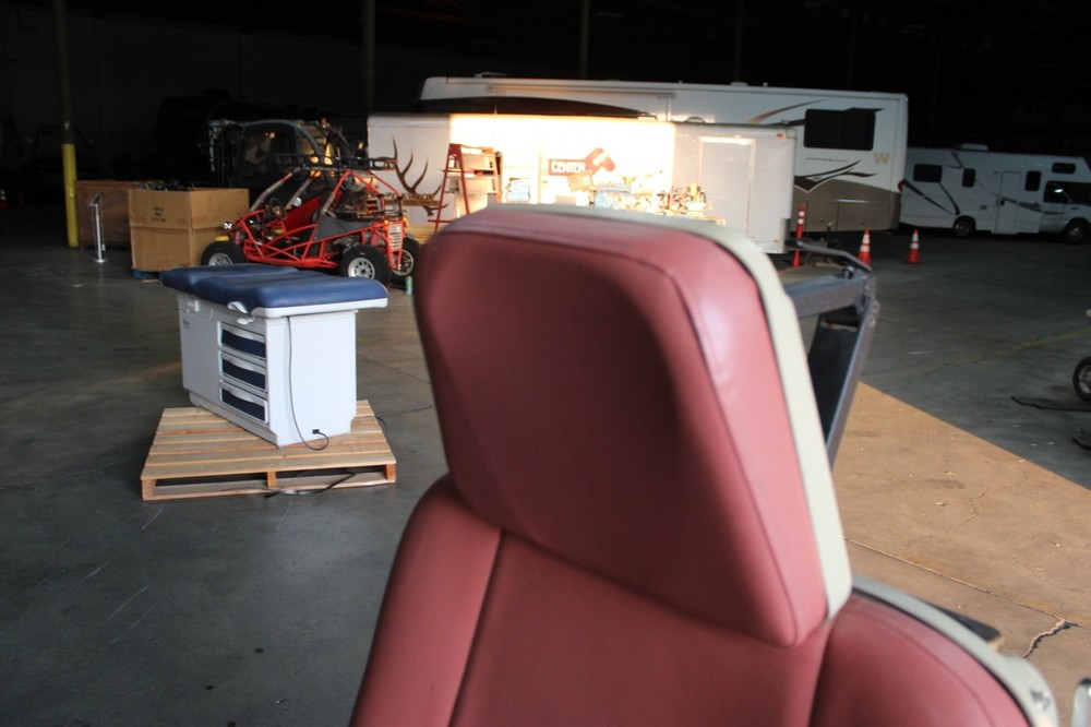 Midmark Model 411 Exam Table 115V W/REMOTE