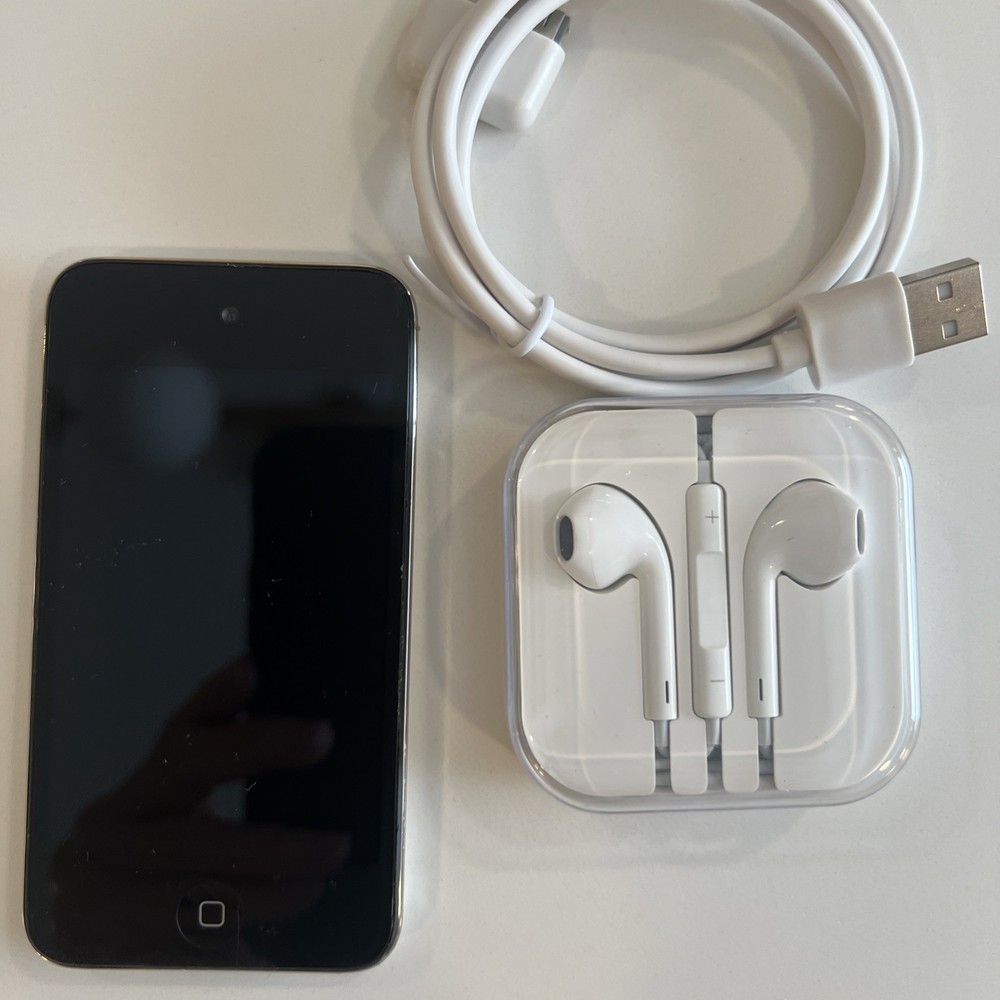 Apple iPod Touch, 4th Generation, Black, 16GB, New Battery
