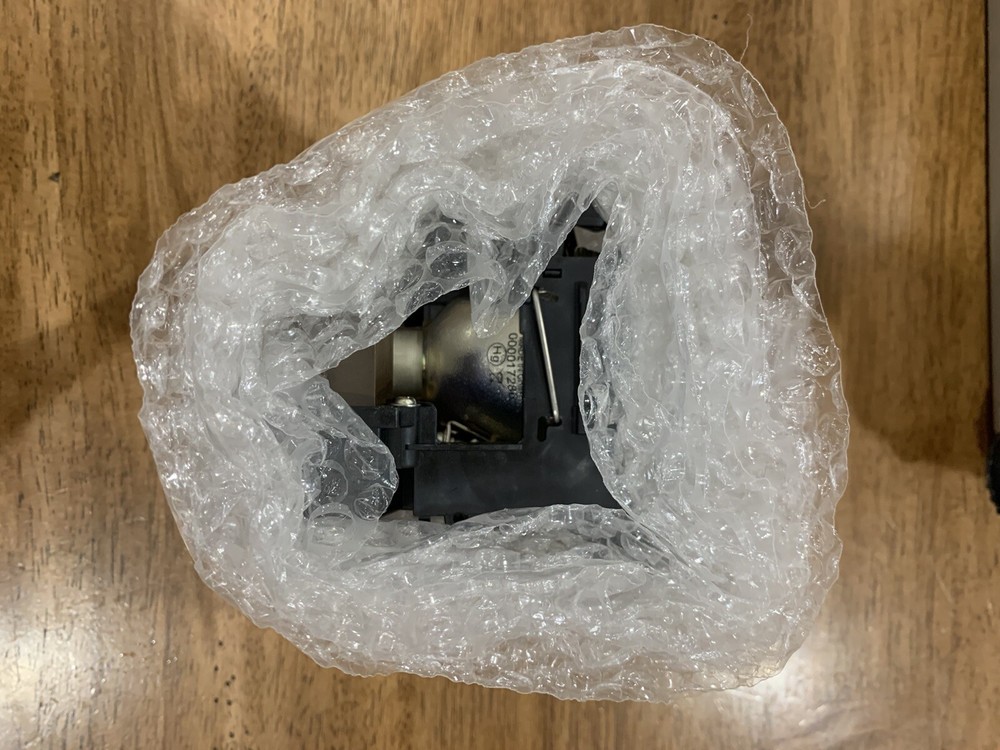 Epson PowerLite 7700P LCD Projector w/ Remote & Extra New Projector Lamp Tested