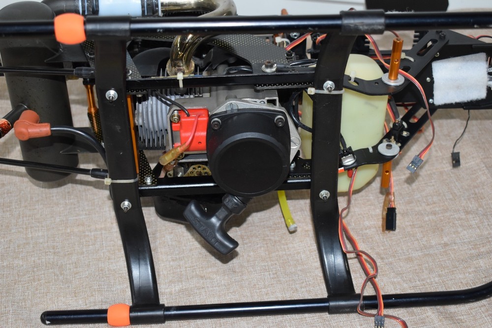 X-cell XL Carbon Gas Powered RC Helicopter pull start