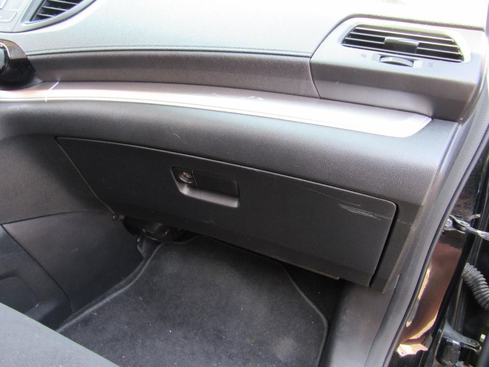 CR-V      2016 Glove Box 1064946