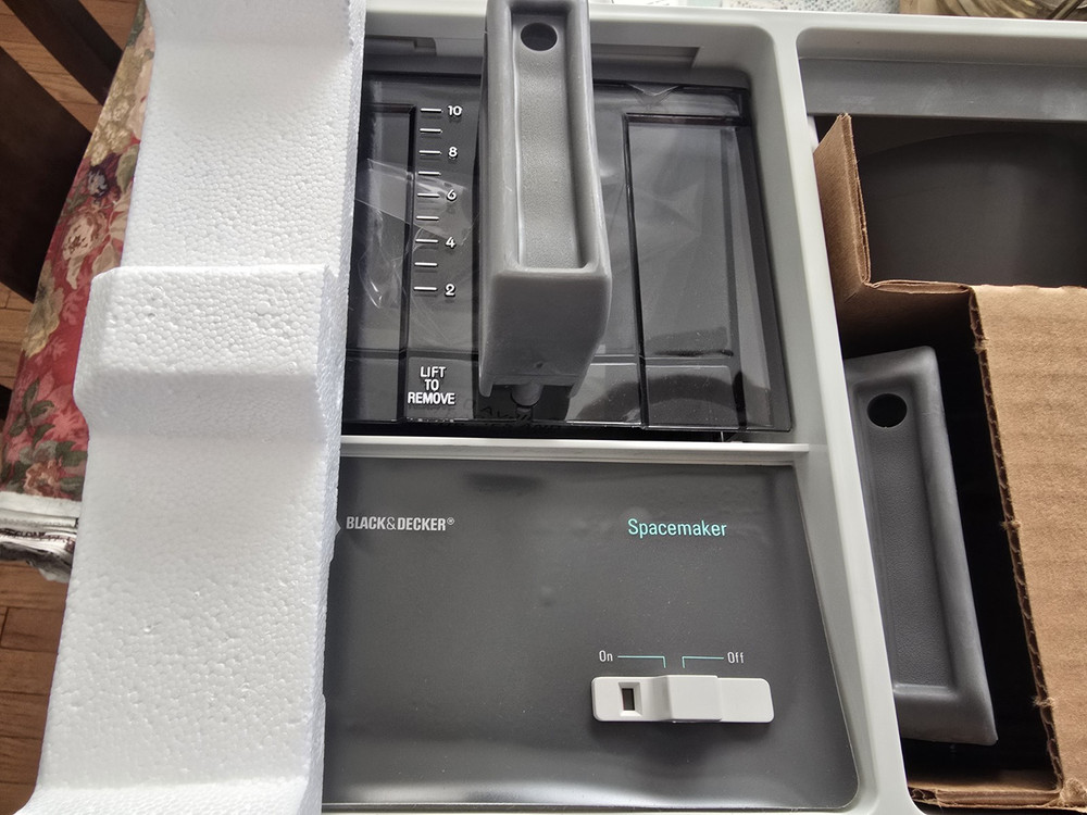 Black & Decker Space Maker Drip Coffee Maker SDC1G NEW OPEN BOX W/ BRACKETS