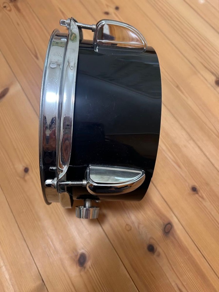 TAMA snare drum