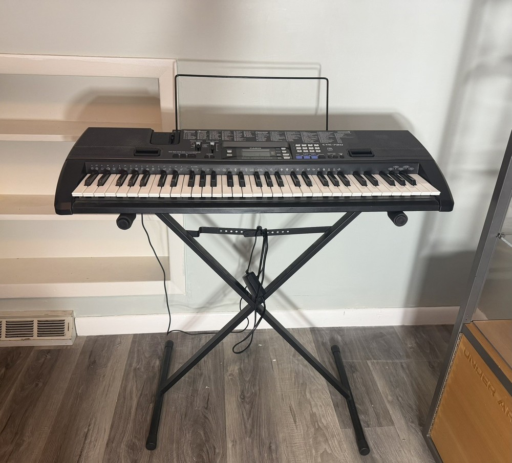 Casio CTK-720 61-Key Digital Keyboard with Stand - Excellent Condition