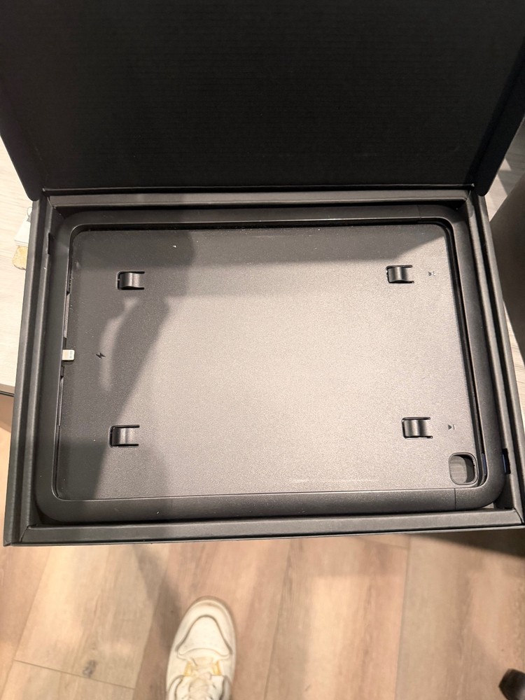 Shopify POS iPad Stand (10.2” Lightning) Socket Scanner, STAR TSP100III Printer