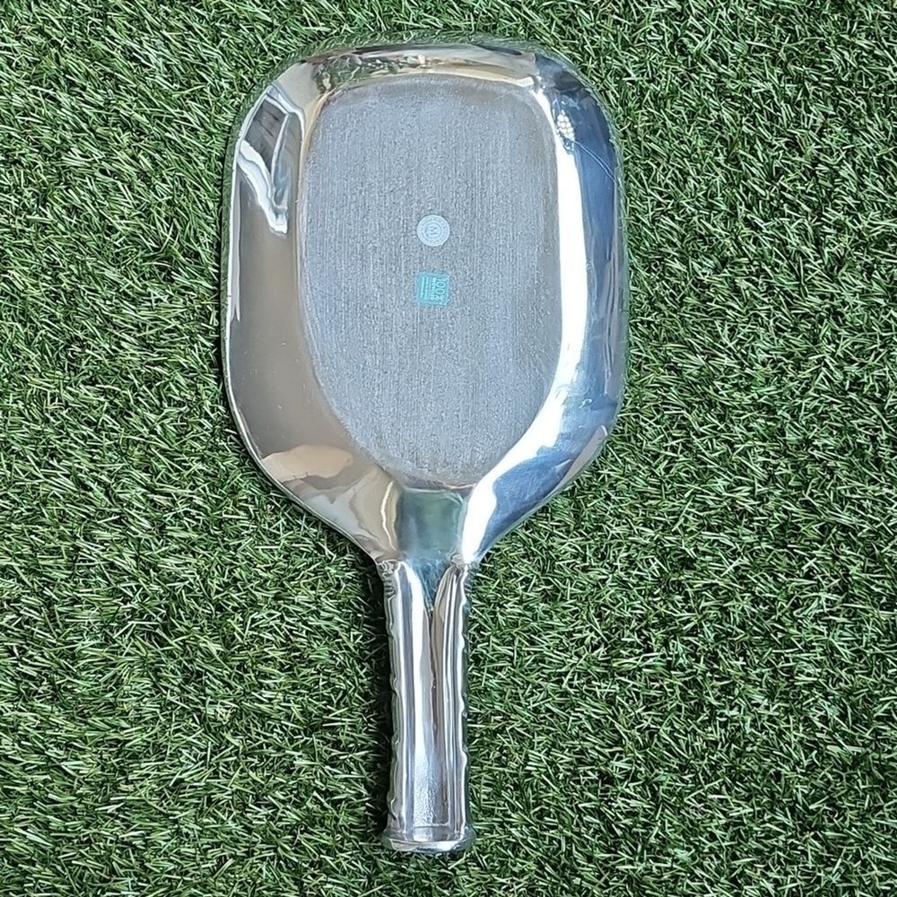 Mariposa Pickleball Paddle Engravable Server – “M” Monogram