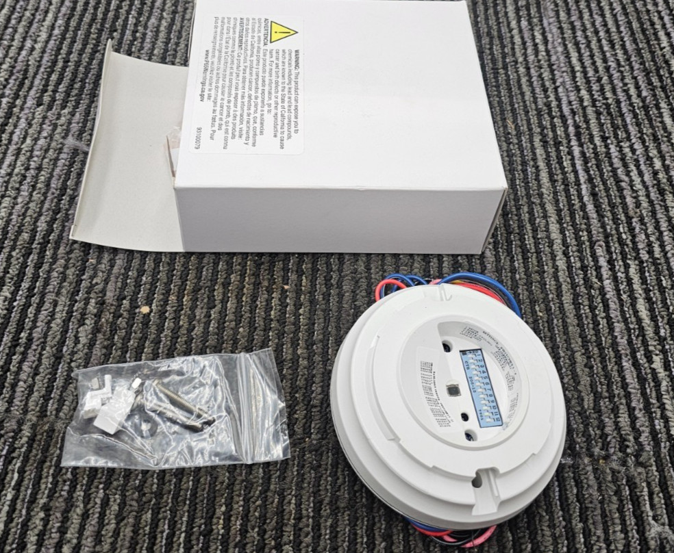 Current WSPLWOSM24V-U WASP2 High Mount Sensor Surface Mount 24VDC Watertight