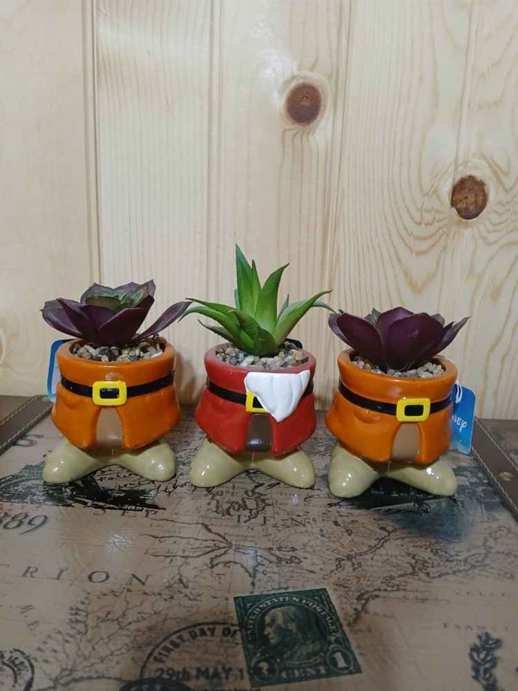 disney dopey and doc mini planter set