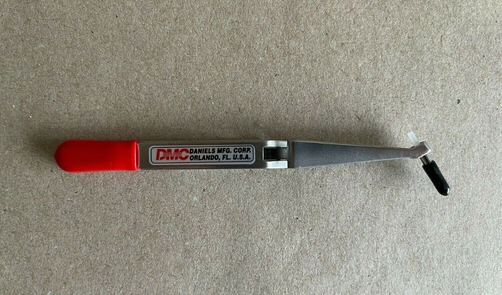 Daniels DMC Installing Tweezer DAK188