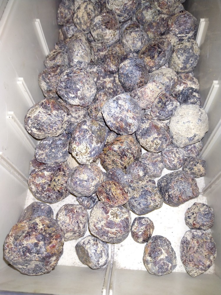 Almandine Garnets From New York 1 Pound