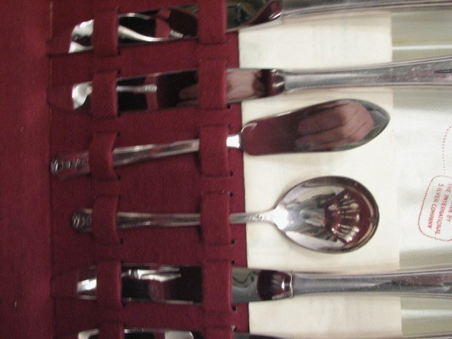 HOMES & EDWARDS SPRING GARDEN SILVER PLATE FLATWARE 55 PC SET