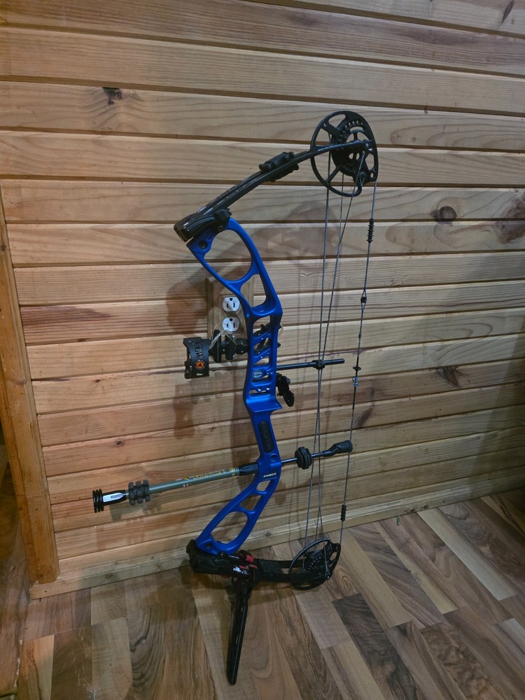 compound bow right hand