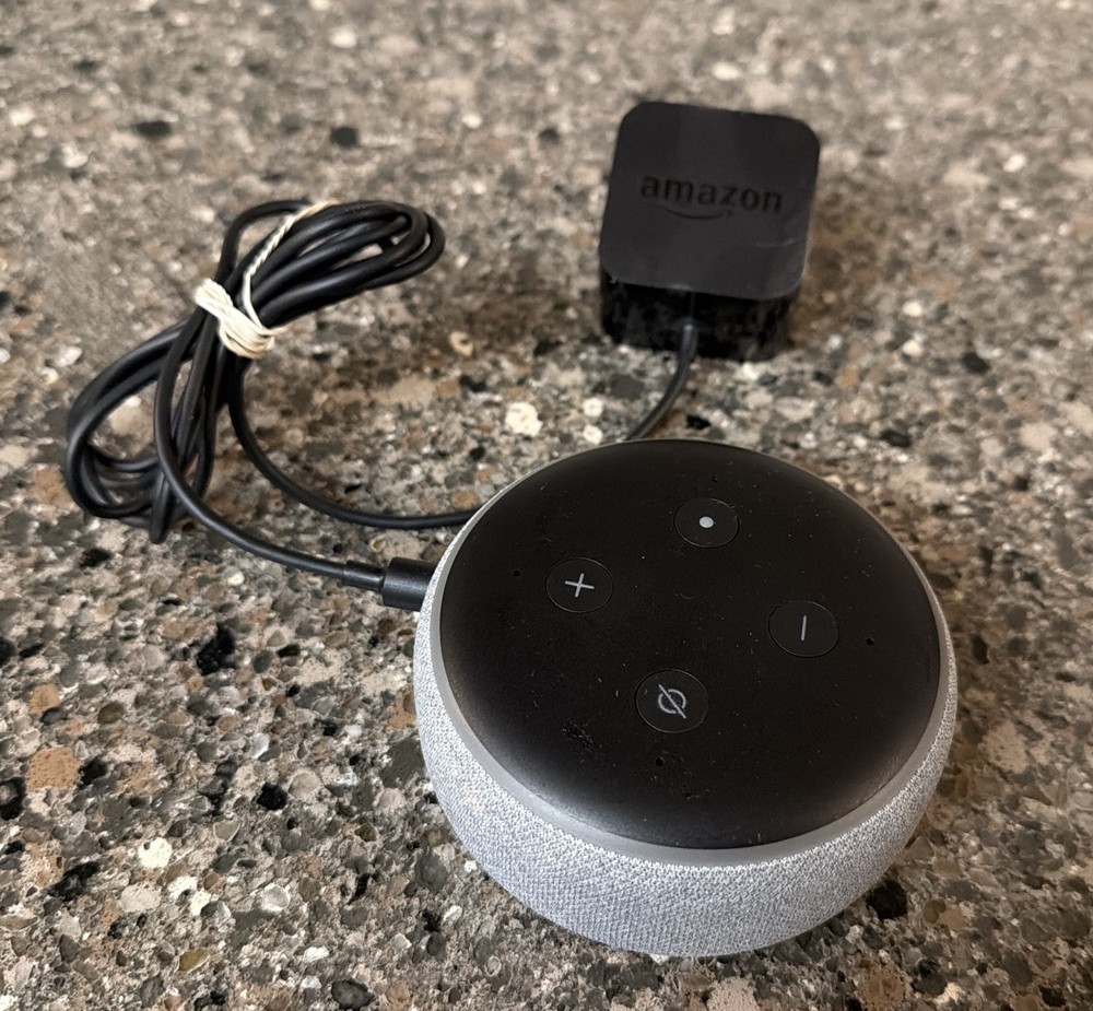 Amazon Echo Dot 3rd Generation Model C78MP8 Heather Gray Excellent Condition