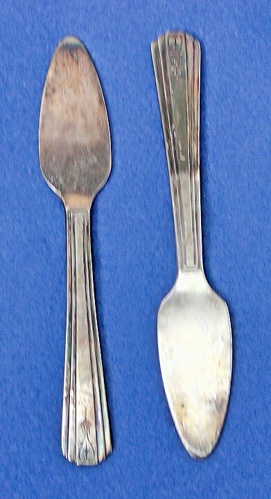 Two (2) International Silver Plate Petite Serving Knives – Avon Pattern