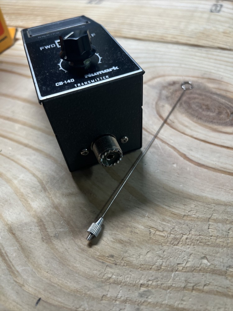 Numark CB-140 SWR/FS CB RF Multi Meter with original box & antenna